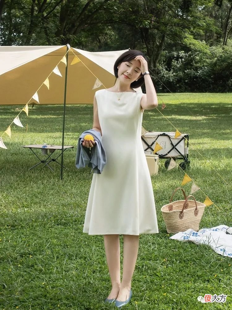 【就爱时尚】洋气的女人从不乱穿衣,夏天试试这些搭配方式,简约大气又显气质