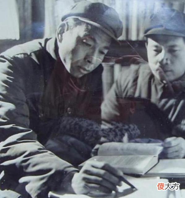 【爱历史】老照片：长沙1979年的12张照片，摄影培训班上大家兴致盎然