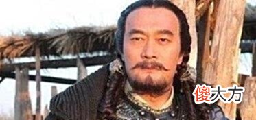 【历史故事】皇帝命人在宰相衣服上烫个洞，次年发现洞还在，立马下令打开库房