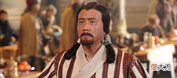 【历史故事】皇帝命人在宰相衣服上烫个洞，次年发现洞还在，立马下令打开库房