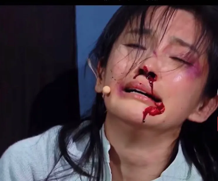 一记响亮的耳光，彻底撕开了幸福生活的假象——我的尊严不允许你随意践踏家暴
