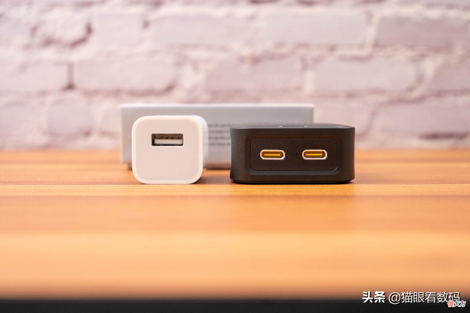 虽然端午节小长假到了，但由于工作繁忙，出门游玩也要带着笔记本随时办公