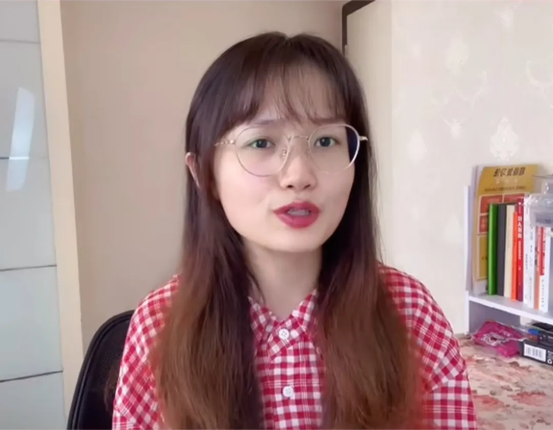 记者采访一北大女生对于小学生的学习方面，你有什么好的建议给孩子的家长们？女生直