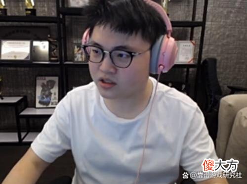 【游戏世界】LOL：小虎低级失误葬送比赛，Uzi暴力开团RNG双C，输的太可惜了