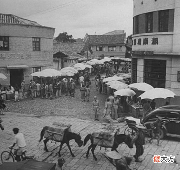 【历史故事】老照片：1945年的重庆，美国飞虎队员镜头下的山城街景