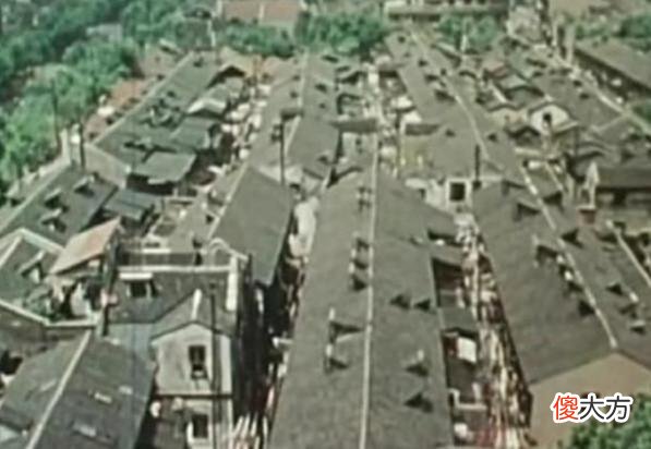 【爱历史】老照片：1978年的上海老城区，改革春风吹拂，百业待兴