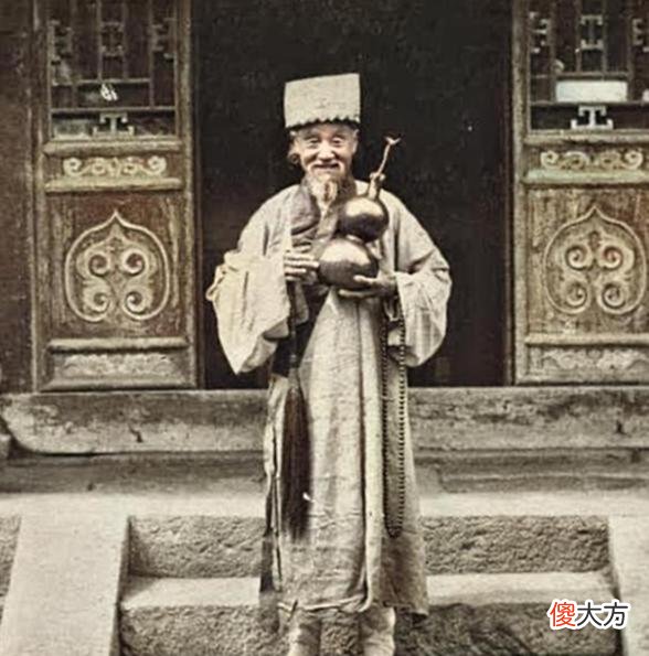 【爱历史】罕见彩照：真实的民国道士真容，乱世中有潜心修行，也有挺身救世