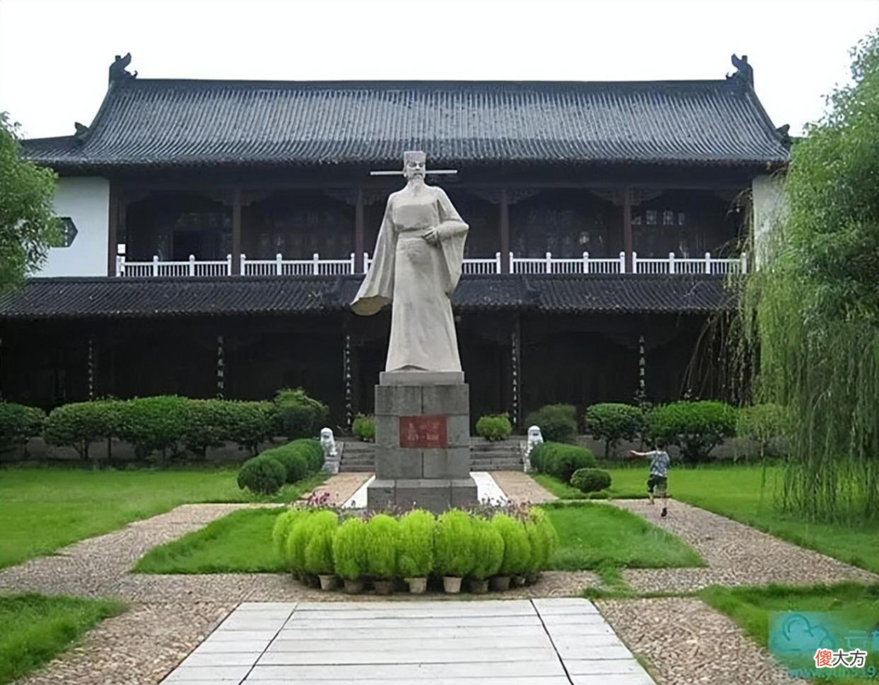【历史故事】王安石陪宋仁宗钓鱼，却偷偷把鱼饵吃光，宋仁宗：这人绝不可重用