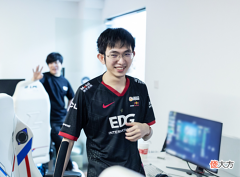 【游戏迷】BLG1:2EDG三连败,Bin船长身败名裂,Doggo连装备都不会出?