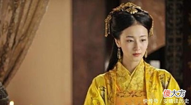 【历史故事】仁厚皇帝突然下旨废后，大臣苦劝要三思，皇帝眼圈一红：她打我！