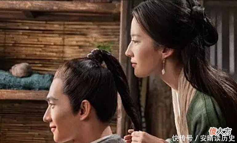 【历史故事】仁厚皇帝突然下旨废后，大臣苦劝要三思，皇帝眼圈一红：她打我！