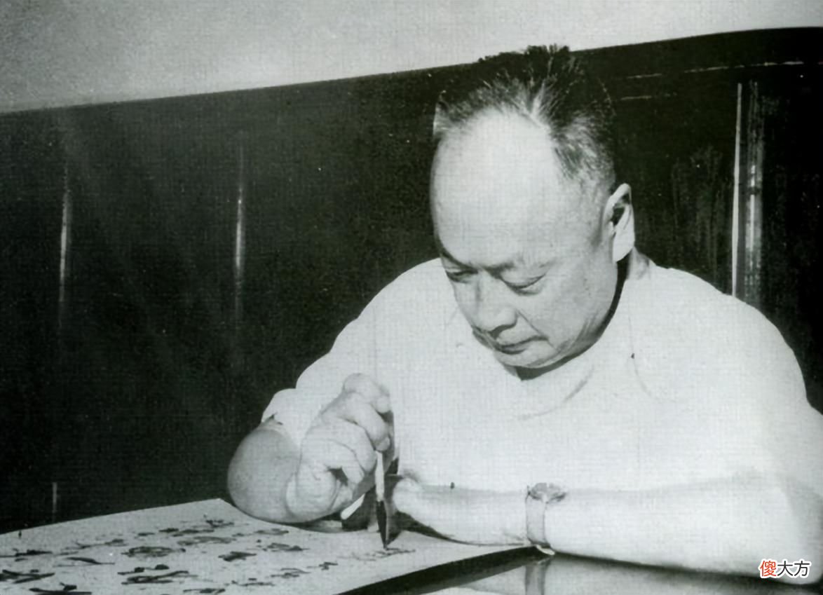 【爱历史】上海刚解放，干部把玩银元，牵出强占小妾案，陈毅批示：枪毙！