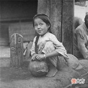 【历史故事】1943年新疆老照片：想不到70多年前新疆女孩这么美，堪比一线女星