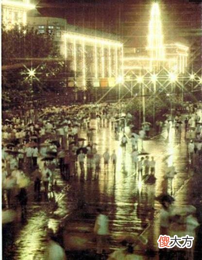【爱历史】80年代上海珍贵老照片：图4现在都是有钱人、图7吃不起