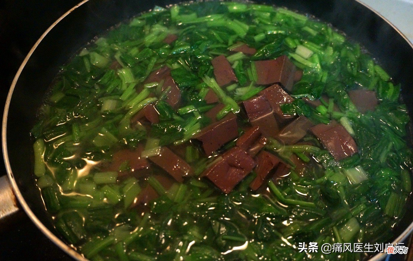 香椿、地菜皮、芥菜等春季时令菜，痛风患者可以吃哪些？怎么吃？