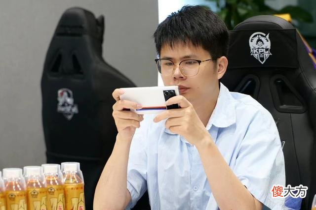 【游戏世界】KPL训练赛：AG3-2险胜GK，5-0横扫WE，2-0大胜RNGM，击穿SAB组！