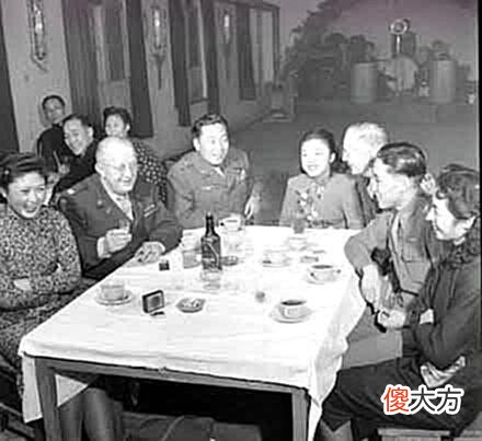 【爱历史】老照片：1947年国民党军官的生活，是普通老百姓是无法想象的