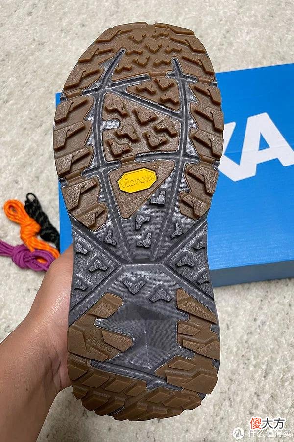 【时尚一点】Sneaker 篇一百七十三：Saucony环保鞋与Bodega联名Hoka kaha low 分享