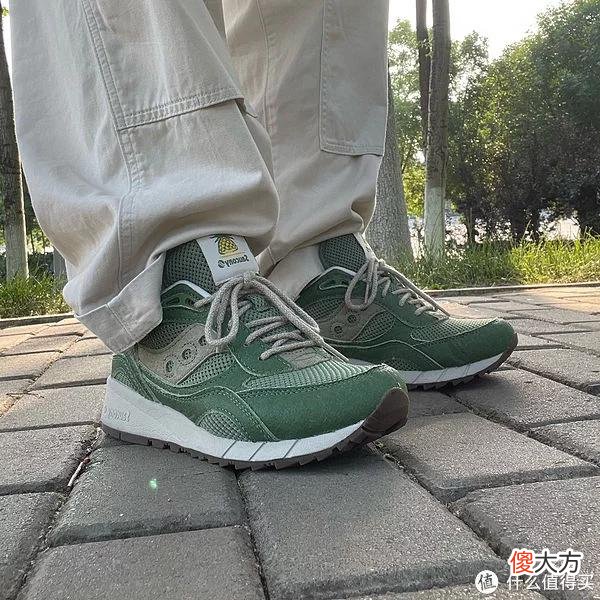 【时尚一点】Sneaker 篇一百七十三：Saucony环保鞋与Bodega联名Hoka kaha low 分享