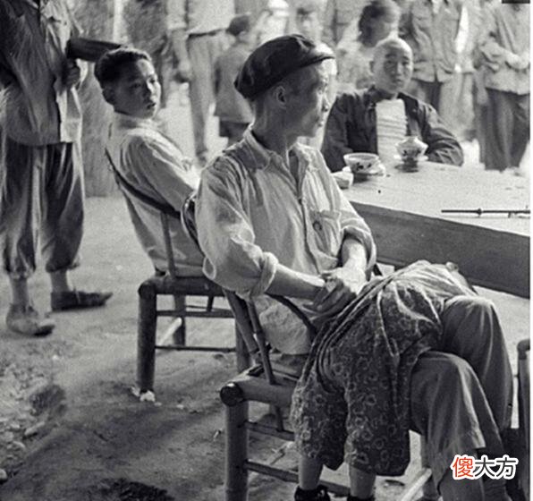 【爱历史】1957年四川成都罕见老照片：没想到60年前的成都是这样子