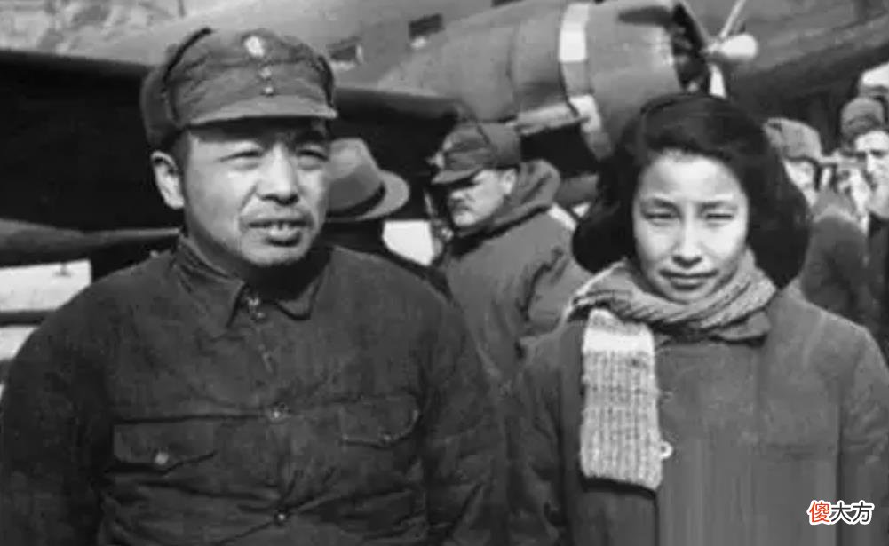 【爱历史】彭德怀主持大授衔，为何刻意压低亲侄子的军衔？侄子和他闹翻