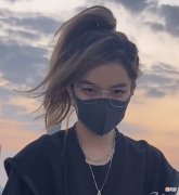 【游戏世界】KPL主持徐十七意外走红，长相酷似野生阿卡丽，LPL粉丝力求归建