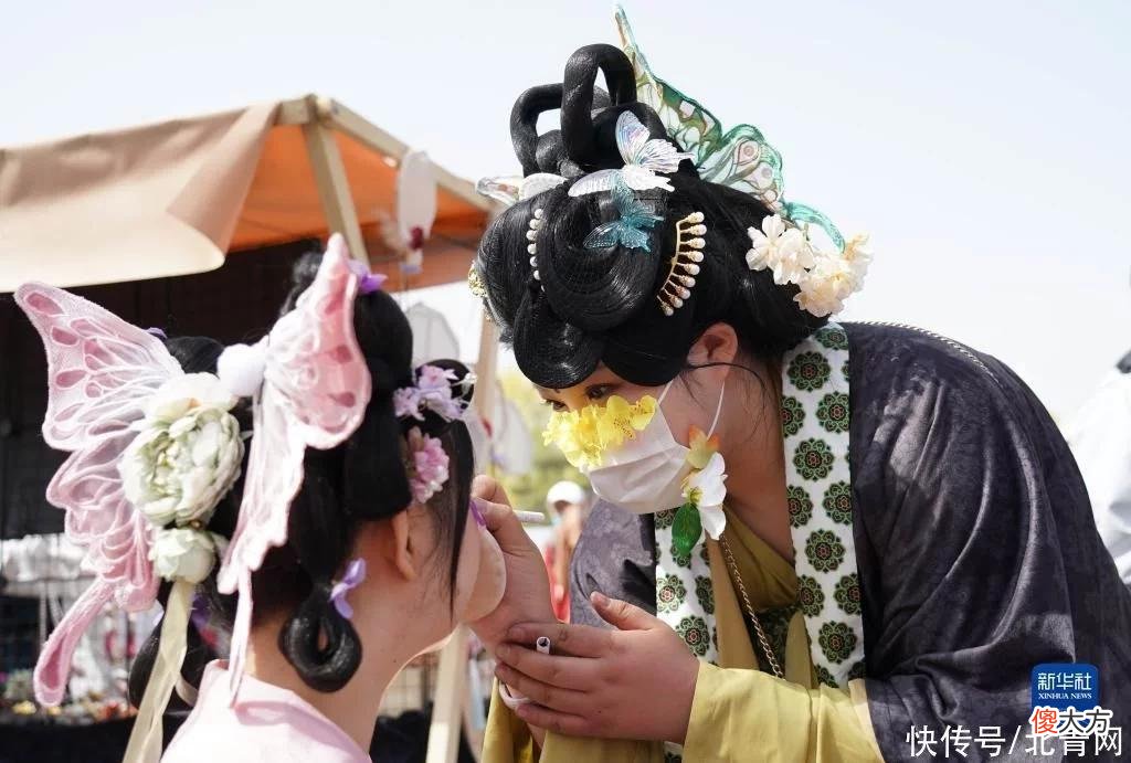【就爱时尚】“95后”化妆师——在美妆中前行