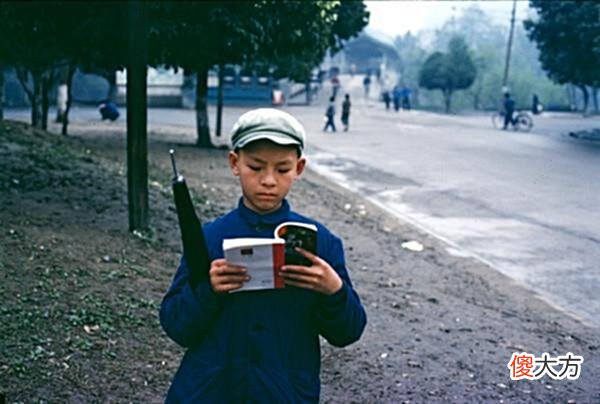 【历史故事】1974年中国真实老照片：新华书店，大街上的行人们，托儿所