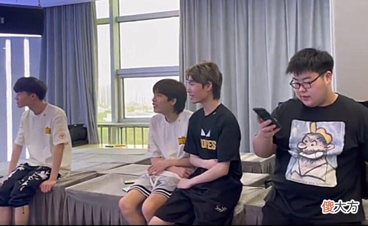 【游戏世界】狼队公开首发七人组,网友大胆提出一猜测,今屿与小胖同时上场