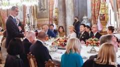 【就爱时尚】各国首脑夫人出席北约峰会晚宴，莱后优雅，布里吉特时髦金建希成功美出圈