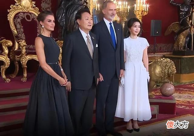 【就爱时尚】各国首脑夫人出席北约峰会晚宴，莱后优雅，布里吉特时髦金建希成功美出圈