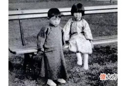 【历史故事】母亲病危后写信给张爱玲，她只寄去100美元，收到遗物却大病一场