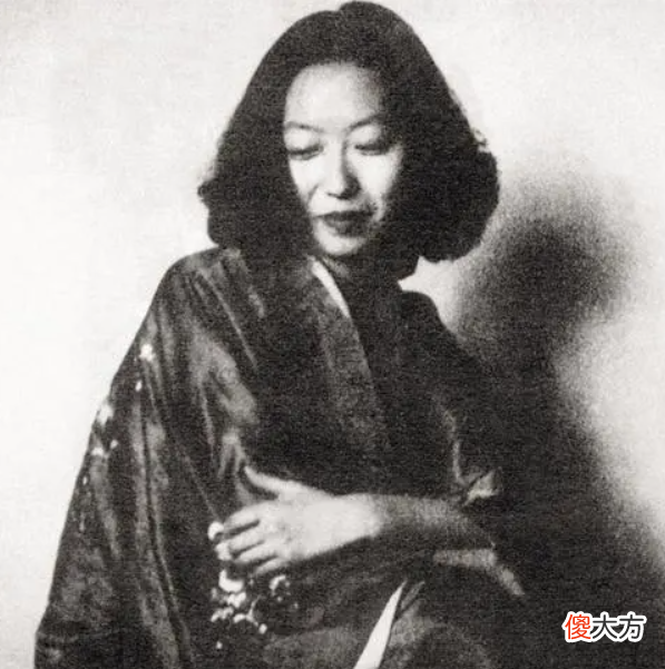 【历史故事】母亲病危后写信给张爱玲，她只寄去100美元，收到遗物却大病一场