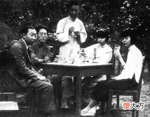 【历史故事】母亲病危后写信给张爱玲，她只寄去100美元，收到遗物却大病一场