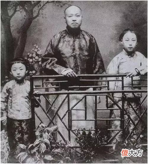 【历史故事】母亲病危后写信给张爱玲，她只寄去100美元，收到遗物却大病一场