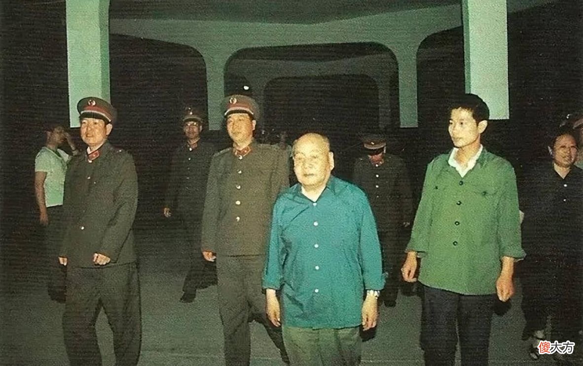 【历史故事】本是降级任用，连长被调往师部当排长，一看部下把他乐坏了