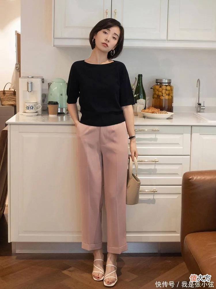 【就爱时尚】看到这位40岁博主才发现:中年女人穿“粉色”,原来可以这么高级