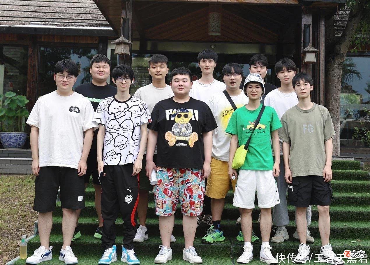 【游戏世界】AG张角预测WB和es是S组前二，GK梦岚状态不稳，狼队小胖未必上场
