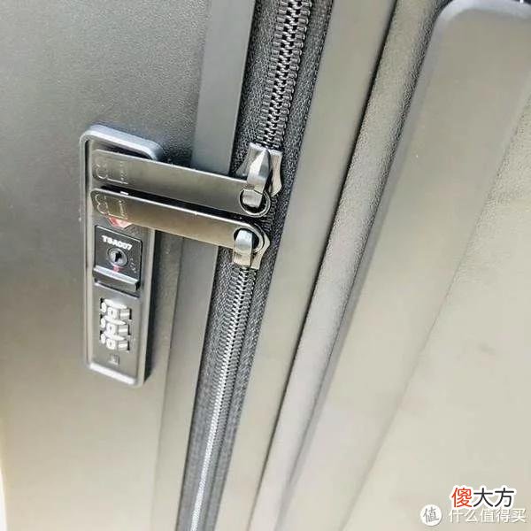 【时尚一点】时尚与科技的碰撞，地平线8号城市脉搏系列行李箱