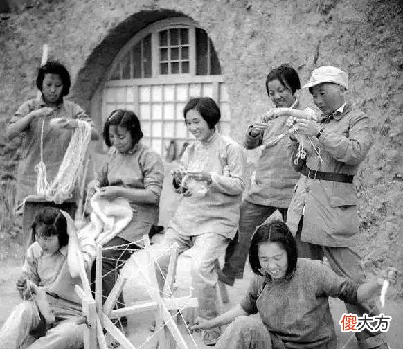 【爱历史】1939年，新婚情侣延安离别，42年后，部长丈夫得知：妻子不是叛徒