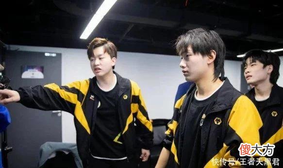 【游戏世界】KPL人气榜，AG一马当先，hero紧随其后，狼队一般，XYG差得很远