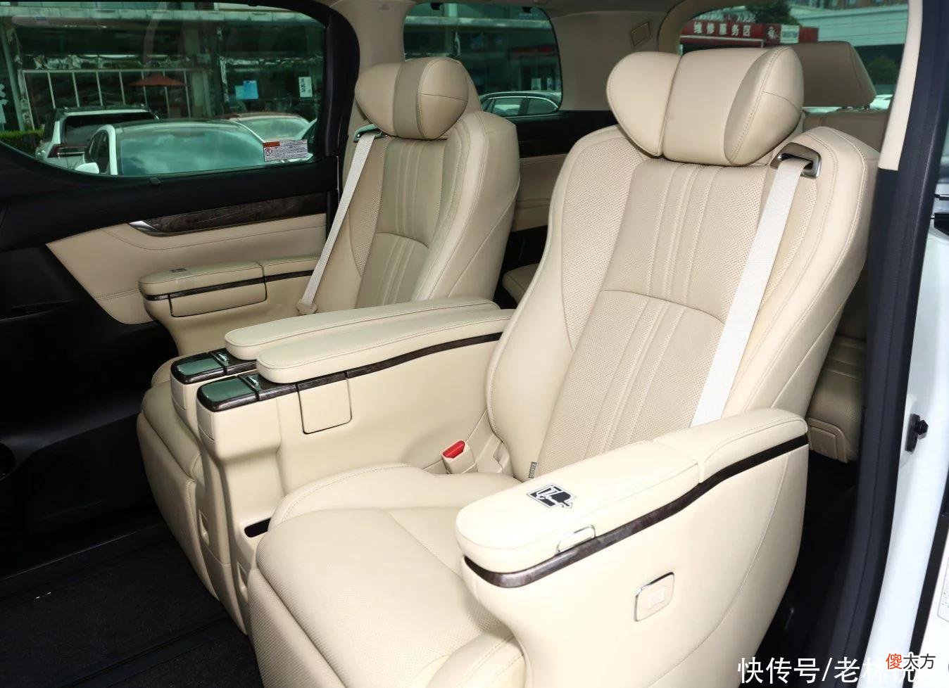 【星座控】岚图梦想家成功了，指定为明星座驾，长超5米3，凭啥替代埃尔法？