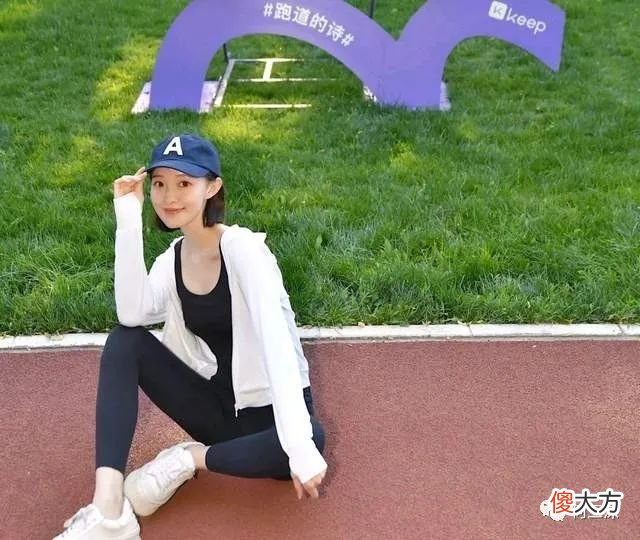【就爱时尚】背心穿搭很凉爽，只要穿对了，能让人眼前一亮