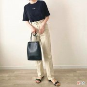 【时尚一点】1.58穿出1.7的气场，日系小个子博主的穿搭圣经，简到极致就大美