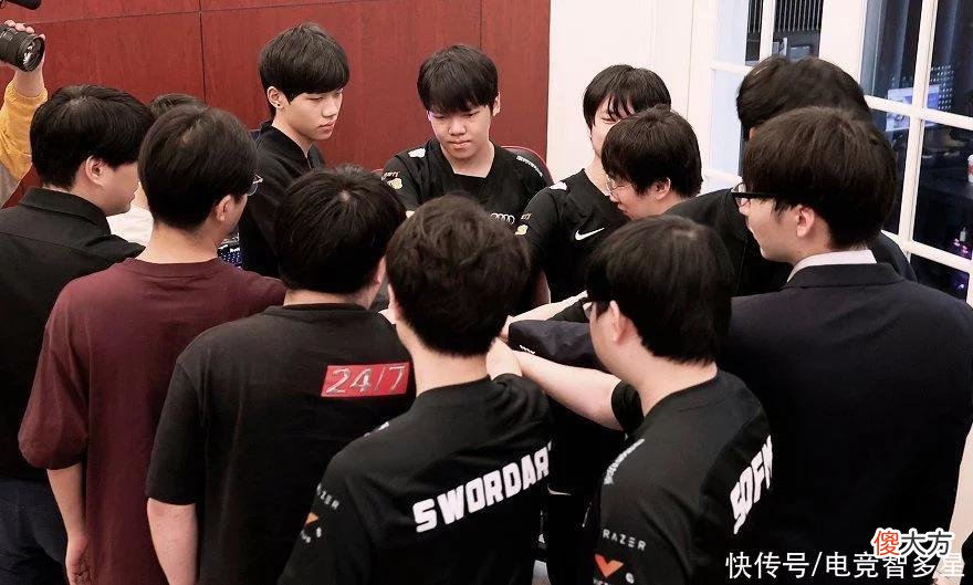 【游戏世界】LPL强队中最混的AD？焕烽KDA常年位居LPL榜首，TS人麻了