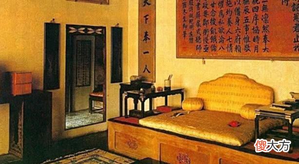 【历史故事】故宫养心殿为何常年潮湿?专家撬开地砖后,发现其中有奥秘