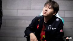 【游戏世界】Bo人正式抵达欧洲，Vit粉丝前去接机牌面十足，救世主要来了？