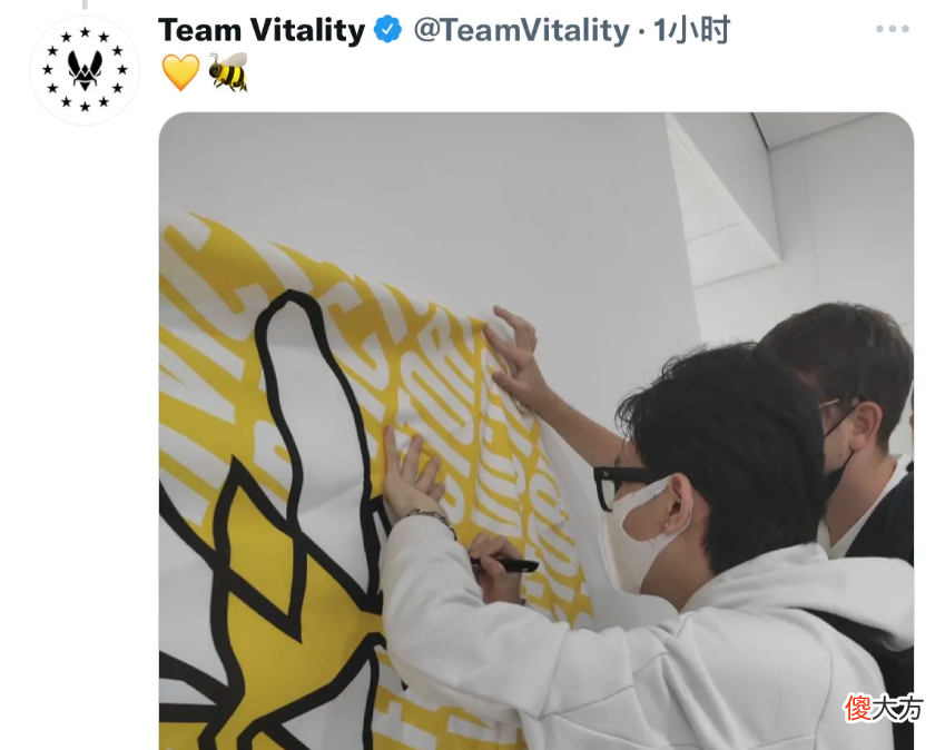 【游戏世界】Bo人正式抵达欧洲，Vit粉丝前去接机牌面十足，救世主要来了？