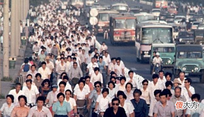 【历史故事】80年代的河南郑州老照片：图3已经消失不见，图8当年十分气派