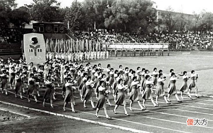 【历史故事】80年代的河南郑州老照片：图3已经消失不见，图8当年十分气派